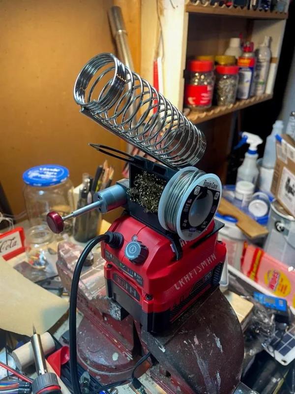 Craftsman Soldering Iron Station – CMCE040B