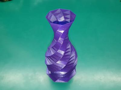 🧊 Stable Low-Poly Vase (increased bottom area size)