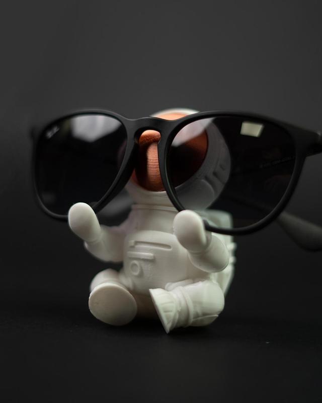 Astronaut Glasses Support