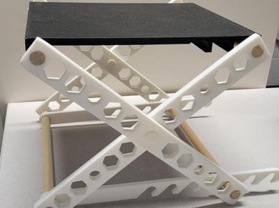 Monitor lift shelf