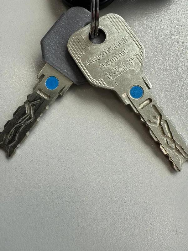 EVVA 4KS key cover. /Nakladka na klucz EVVA 4KS