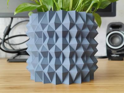 Mirror Dimension Plant pot and Planter – Vase mode design
