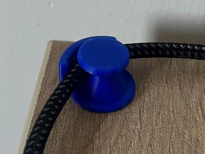 Corner cable guide