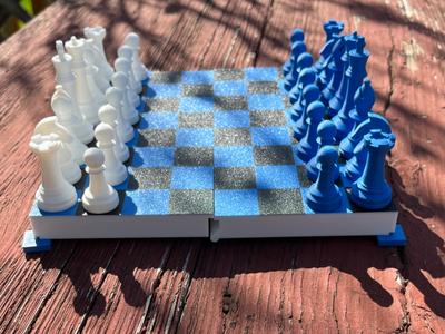 GridFold – Portable Chess Set