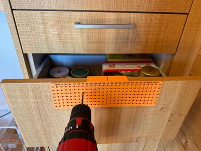 Drill guide for drawer and door handles