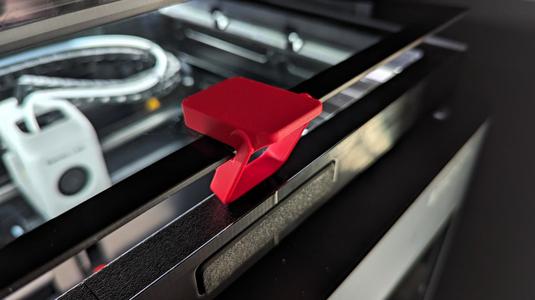 Top Glass Riser integrated into Handle