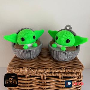 KNITTED GREEN ALIEN ON CRIB FUGURINE AND ORNAMENT – MULTI PARTS – NO SUPPORTS