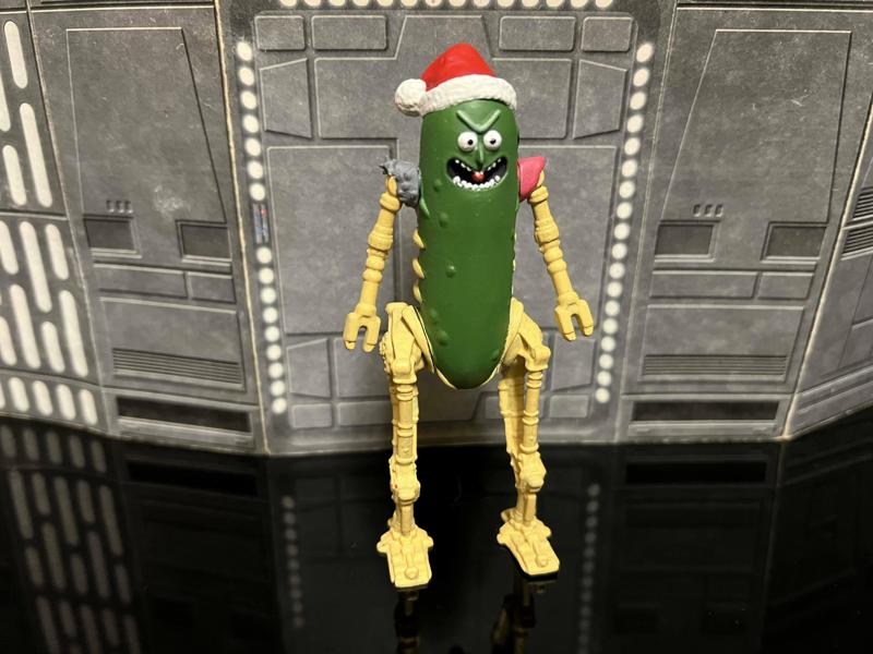 STAR WARS ADVENT CALENDAR 2023 DAY #22 RICK & MORTY, PICKLE RICK CHRISTMAS ACTION FIGURE, 3.75", 1/18 KENNER, HASBRO