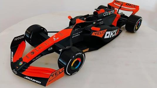 McLaren MCL38