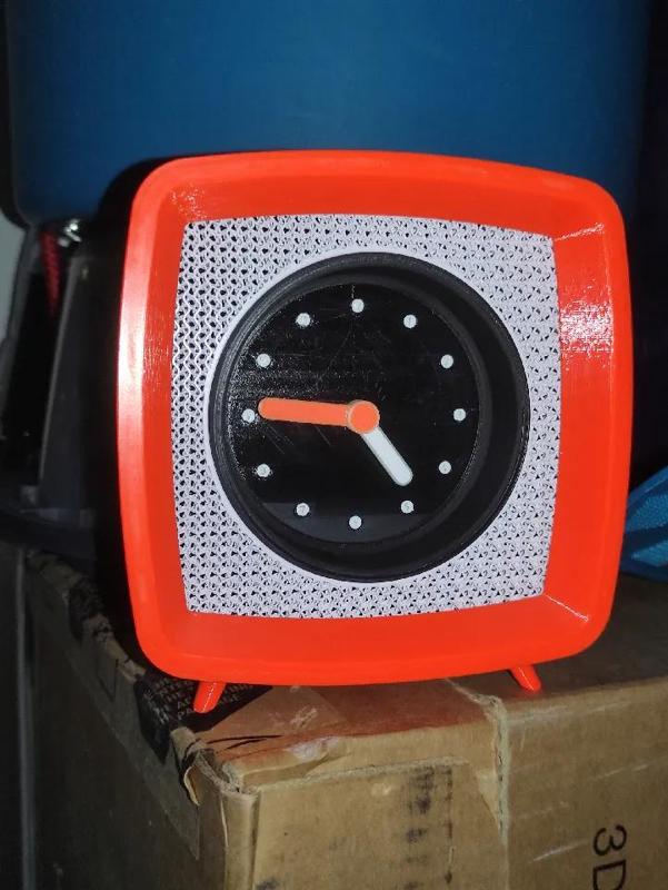 Mid-Century Modern Desk Clock revised dial hands   