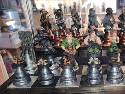 ALIEN/PREDATOR CHESS GAME PART 1