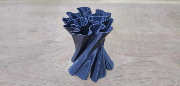 Spline Vase