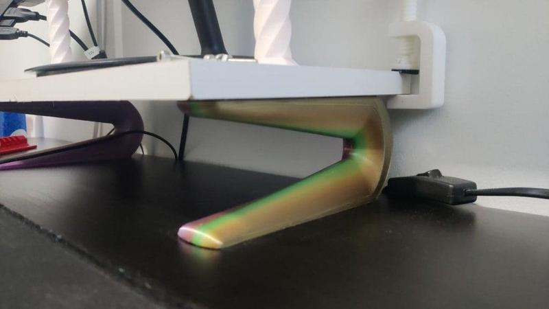 Monitor stand legs – space creators