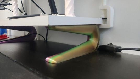 Monitor stand legs – space creators