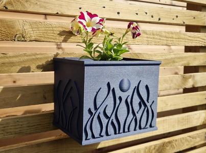 ‘Reaching For The Sun’ Planter