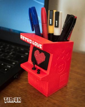 VINTAGE ARCADE MACHINE – RETRO LOVE (PLANTER – PENHOLDER)