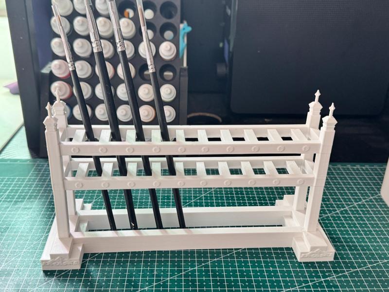 Weapon Rack Shaped Brush Holder Tool Rack