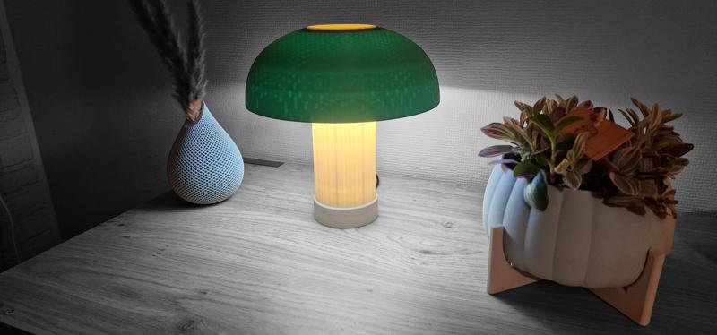 Retro-Inspired Lamp for a Stylish Ambiance