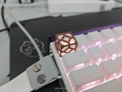 Minecraft redstone lamp keycap, 2.18 grams