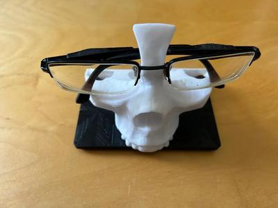 Gridfinity Base for Skull Eyeglass Holder   