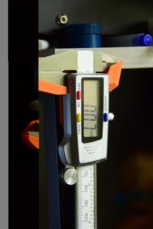 Caliper Holder (honeycomb)   