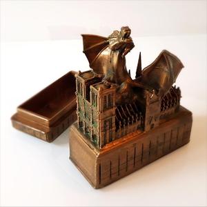 Dragon and Notre Dame.
