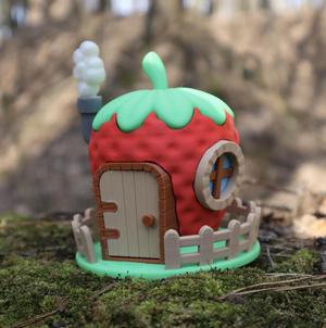 Strawberry fairy house (mechanical door)
