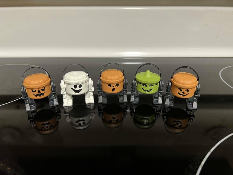 STAR WARS  R2-MCBUCKETS HALLOWEEN SPECIAL 2023, CUSTOM UNPRODUCED KENNER, HASBRO ACTION FIGURE, 3.75″, 1/18, 5POA