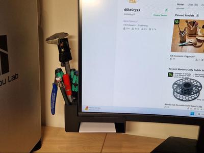 Pen + note holder under monitor – organizer