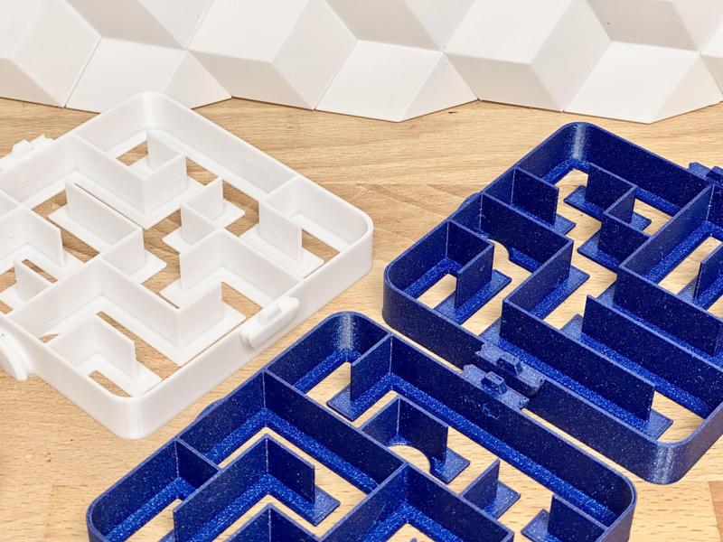 3D Maze Box (Costumizable puzzle!)