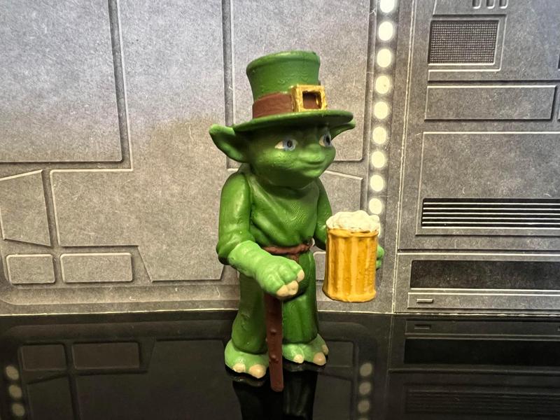STAR WARS VINTAGE YODA LEPRECHAUN, ST PATRICKS DAY ACTION FIGURE, CUSTOM UNPRODUCED KENNER, HASBRO ACTION FIGURE