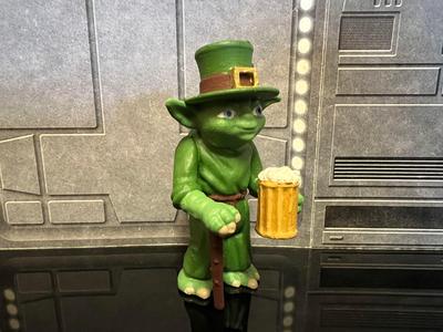 STAR WARS VINTAGE YODA LEPRECHAUN, ST PATRICKS DAY ACTION FIGURE, CUSTOM UNPRODUCED KENNER, HASBRO ACTION FIGURE
