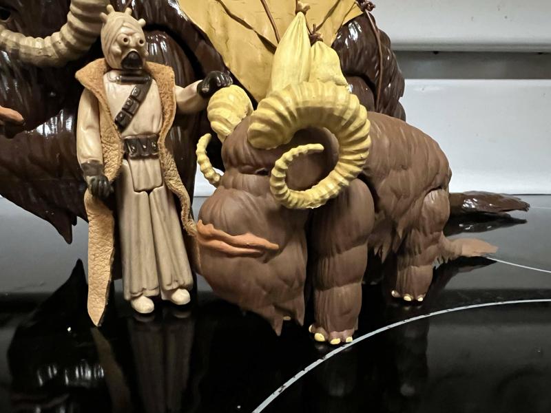 STAR WARS VINTAGE BABY BANTHA, TUSKEN RAIDER CREATURE, UNPRODUCED CUSTOM HASBRO, KENNER 3.75″, 1/18