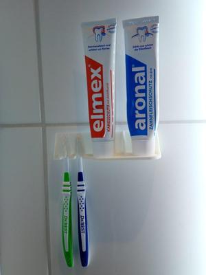 Tooth brush holder (screwless)- Zahnbürsten Halterung ( Schraubenlos)