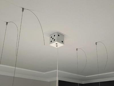 Kabelauslaß für eine Hängelampe im Spielezimmer   