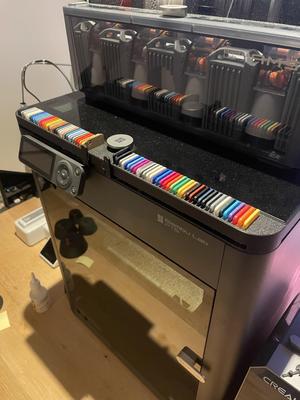 Filament swatch holder