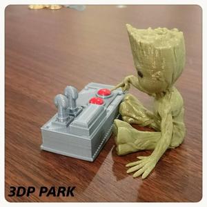 Baby Groot 5-5 (Don’t Push This Button)