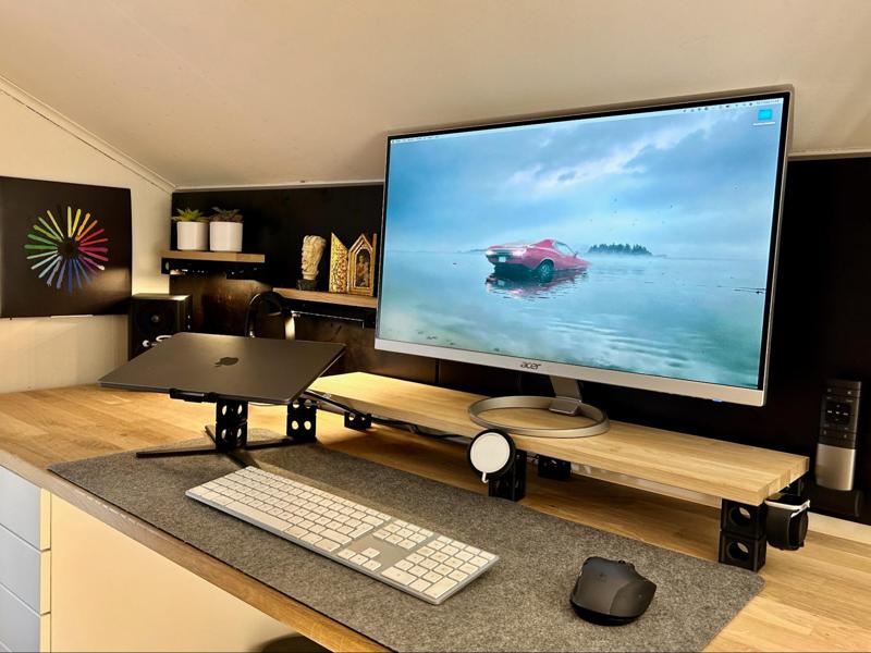 StackUp – A Modular Desk Organization System
