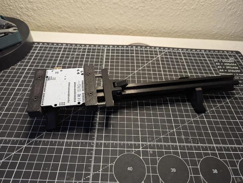 Thickvise: 2020 T-slot extrusion PCB Vise   