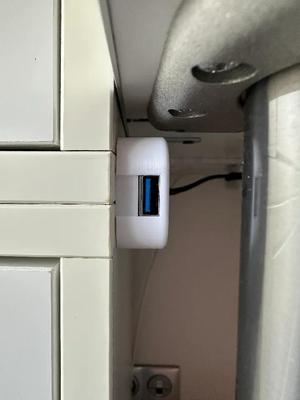 Holder For USB Plug (Ugreen)