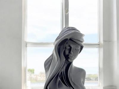 Floating Elegance – Abstract Female Sculpture