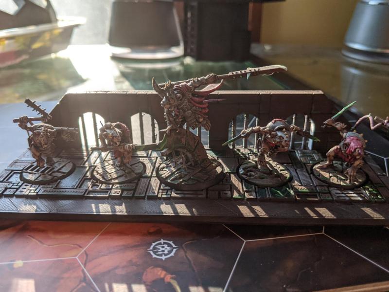 Spiteclaws Swarm Miniature Display Stand