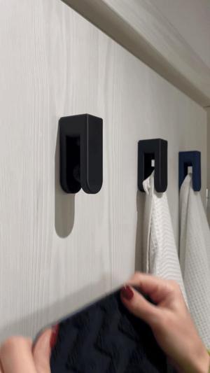 Auto-Locked Hanger (print-in-place)