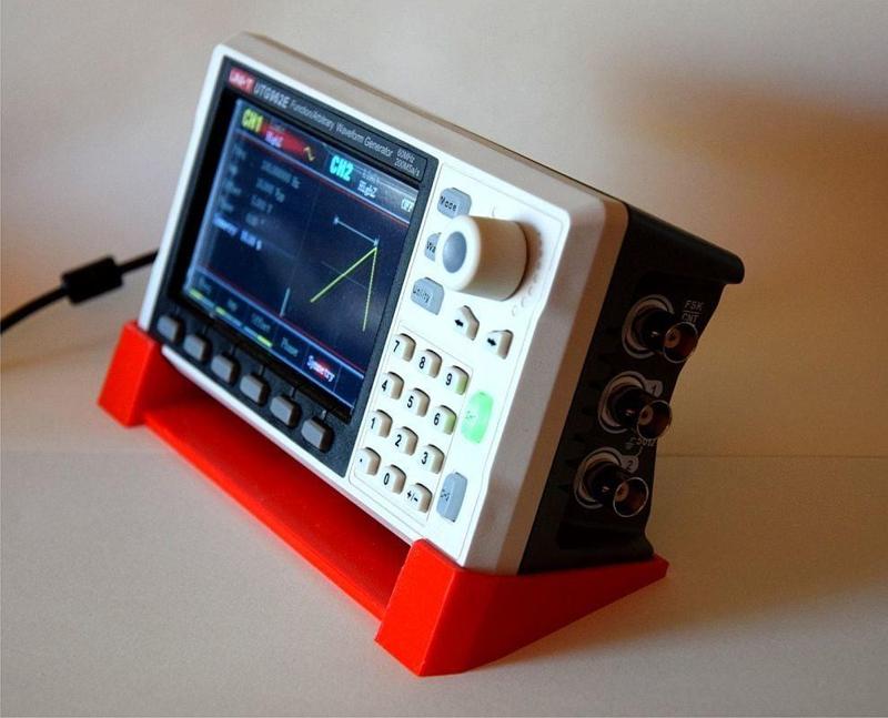 Tilt stand for UNI-T UTG900 series Function Waveform Generator