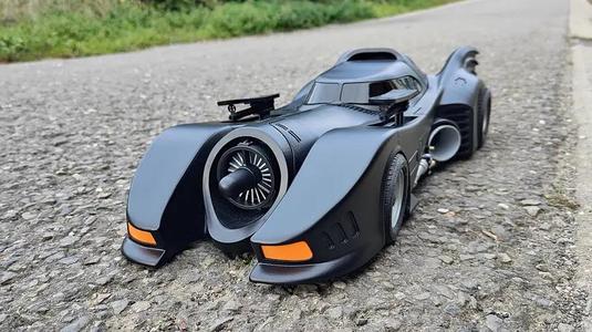 RC 1/10 Batmobile  89´