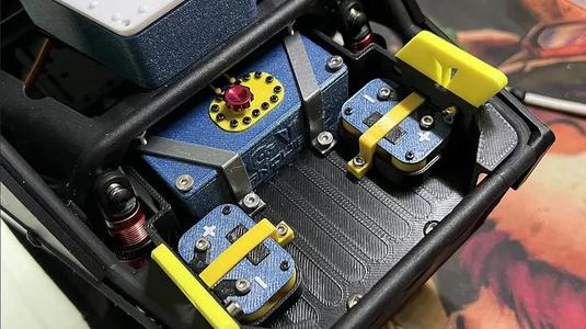VANQUISH H10 OPTIC REAR COMPARTMENT WITH FUEL TANK AND BATTERY