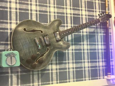 Floating Guitar Wall Mount