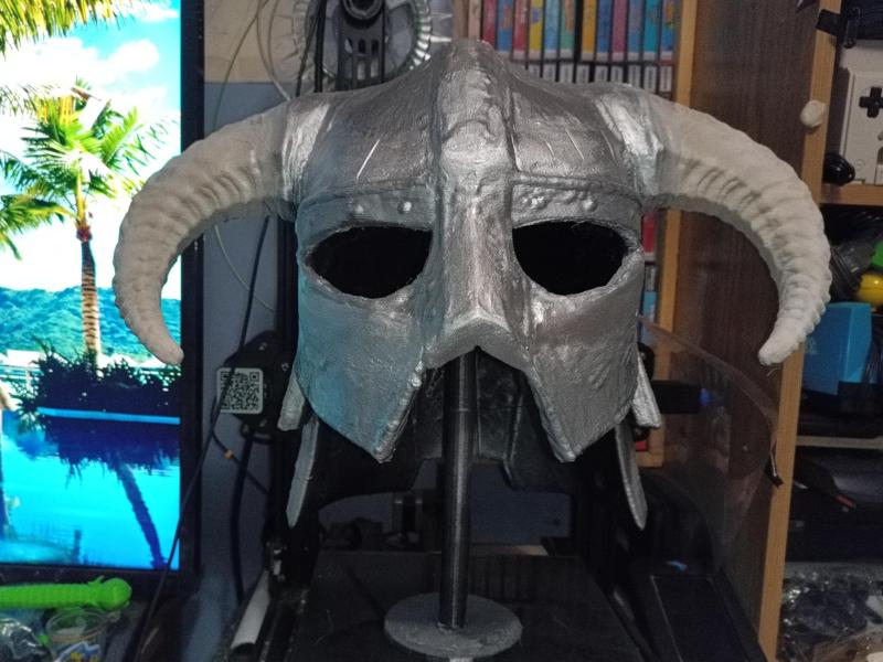 Simple Helmet/Mask Display Stand