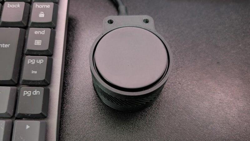 Spin-maru: Round Touchpad, Endless Scroll (Seeed XIAO RP2040, AS5600, QMK, OpenSCAD)