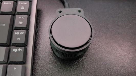 Spin-maru: Round Touchpad, Endless Scroll (Seeed XIAO RP2040, AS5600, QMK, OpenSCAD)